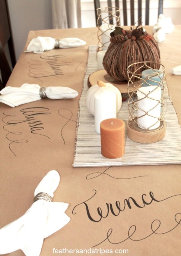 setting a Thanksgiving table