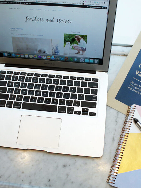 4 secrets to working full time and managing a blog, too