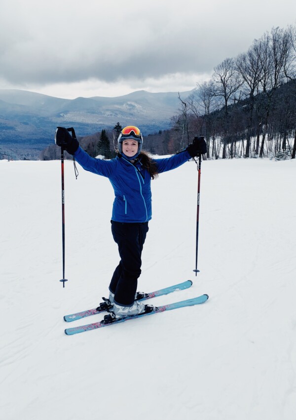 woman skiing