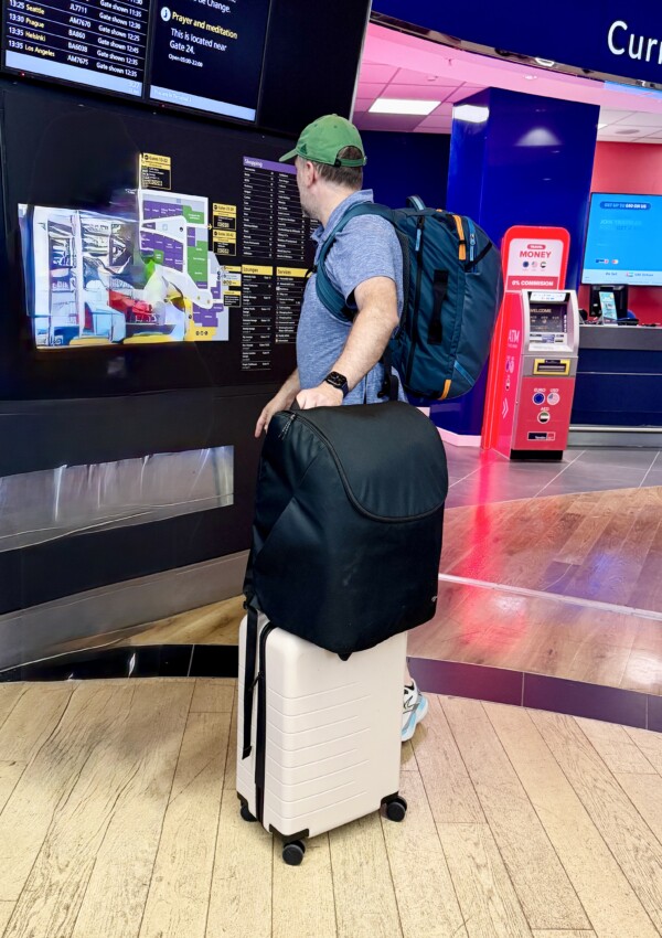 traveling with Wayb Pico on airplane