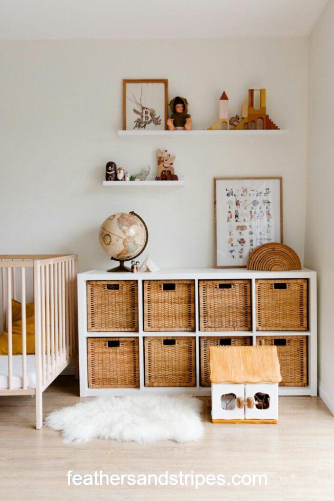 toy-storage-ideas matching woven baskets on shelf for toy storage in child bedroom